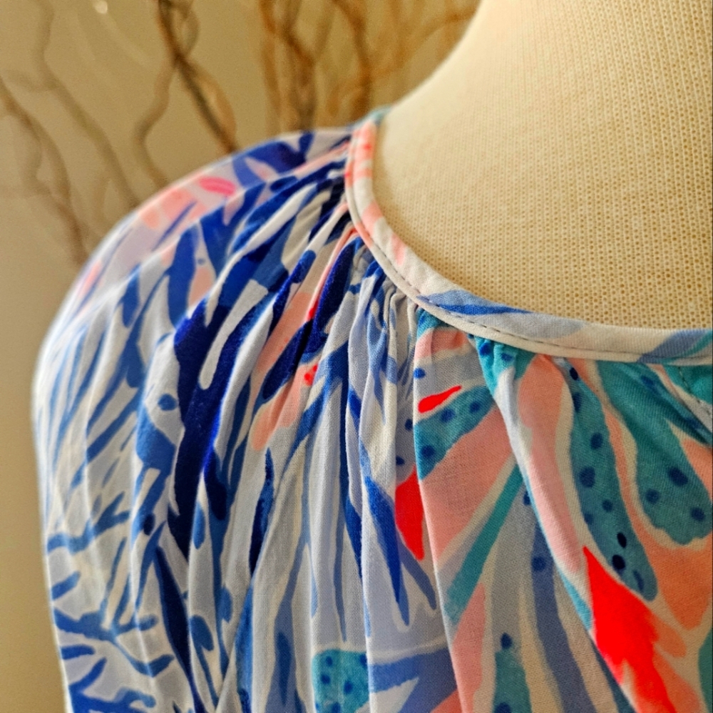 NWT Lilly Pulitzer Willa Flounce Kalediscope Blue and Pink Patterned Blouse - Picture 4 of 7